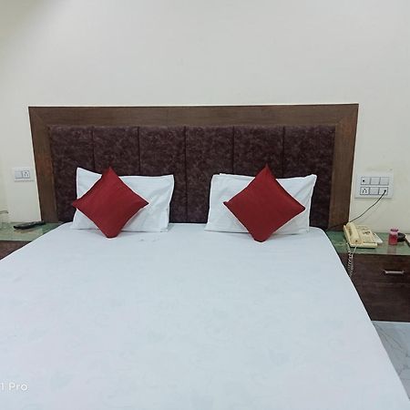 Hotel Ambassador Inn Gwalior Buitenkant foto
