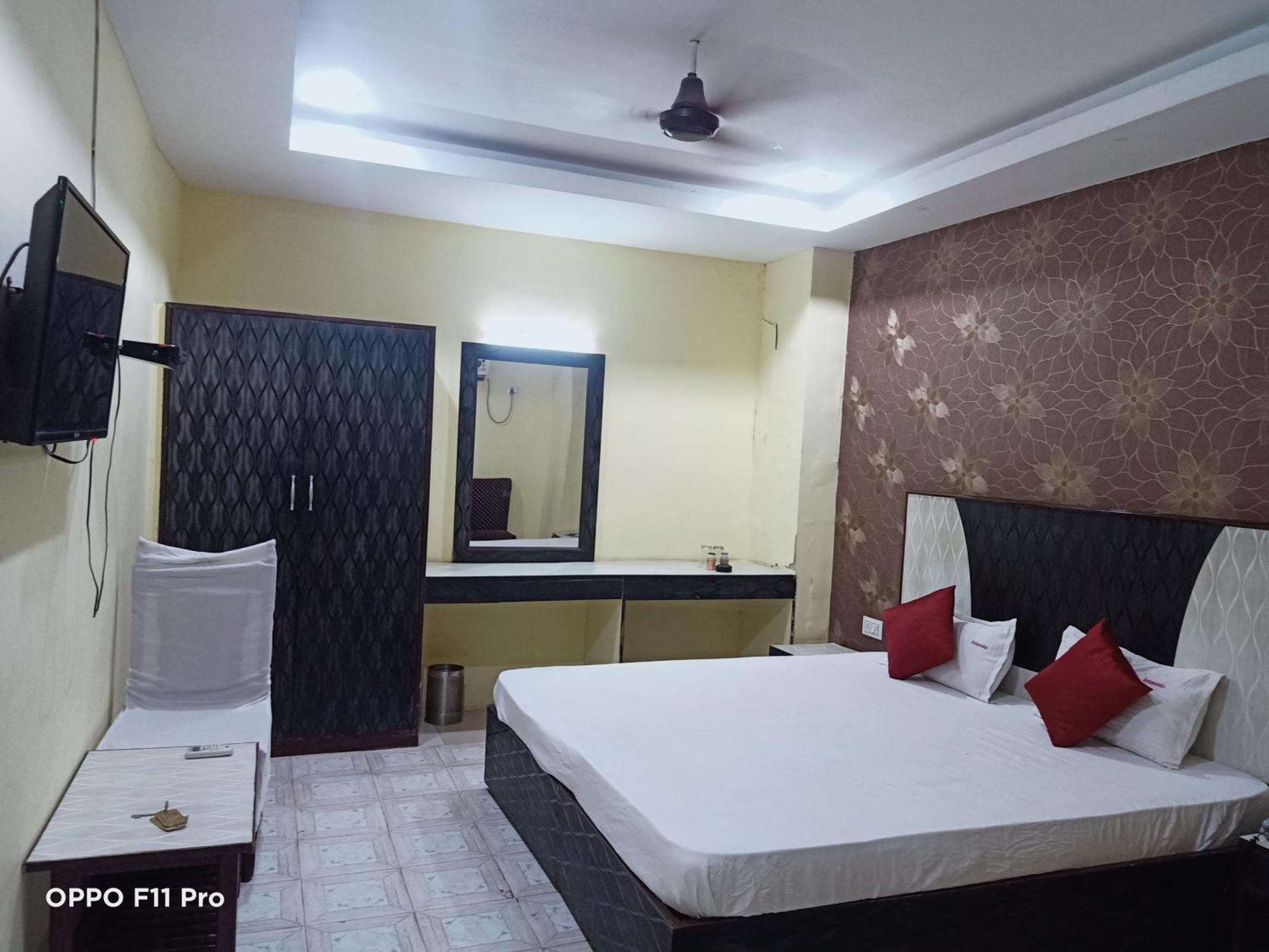 Hotel Ambassador Inn Gwalior Buitenkant foto