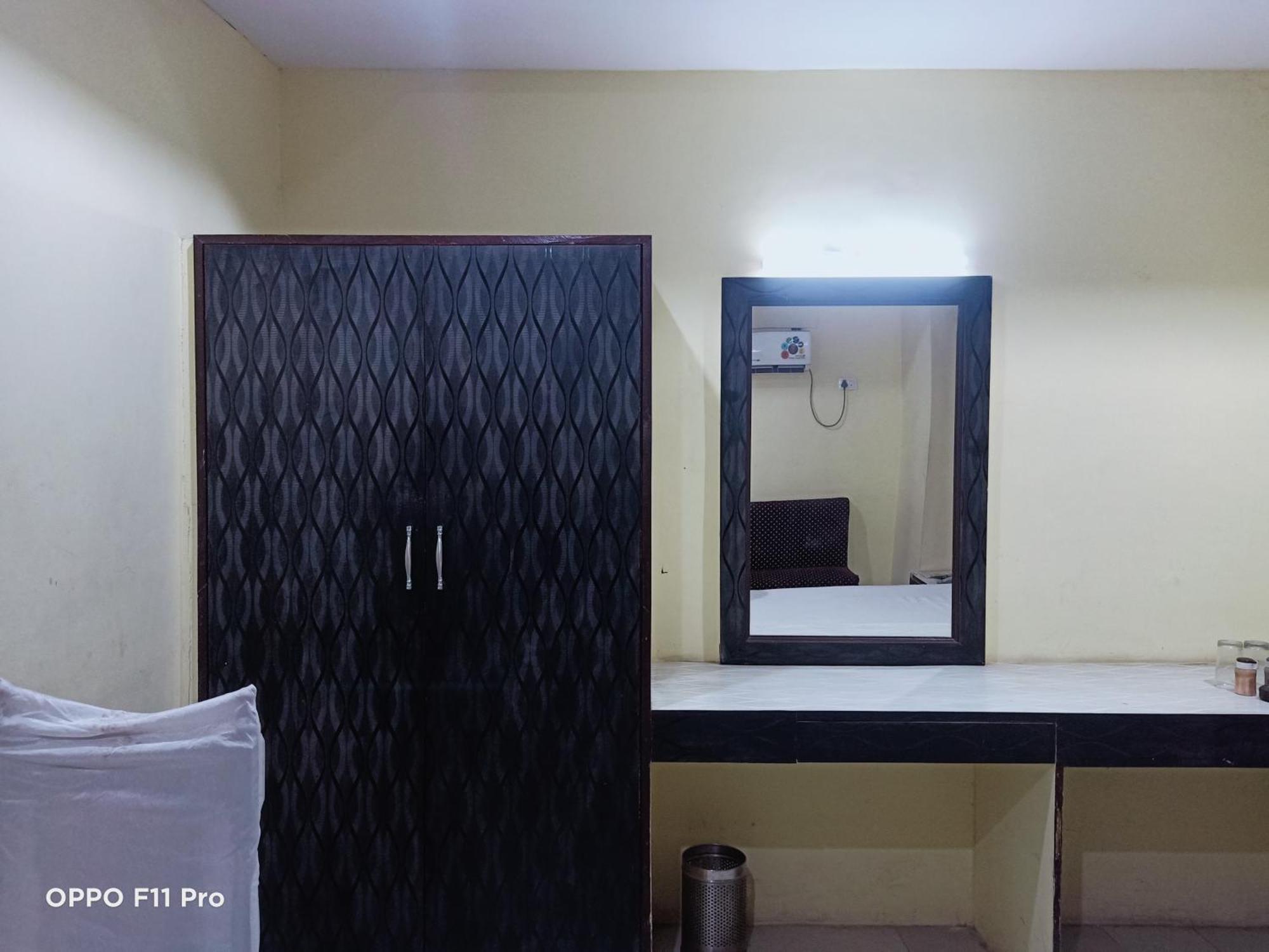 Hotel Ambassador Inn Gwalior Buitenkant foto