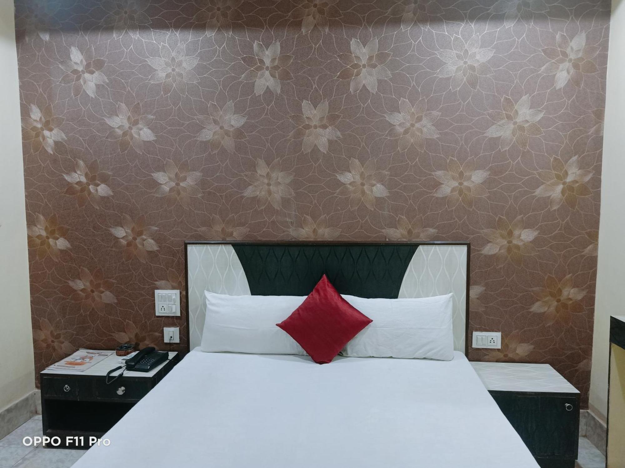 Hotel Ambassador Inn Gwalior Buitenkant foto