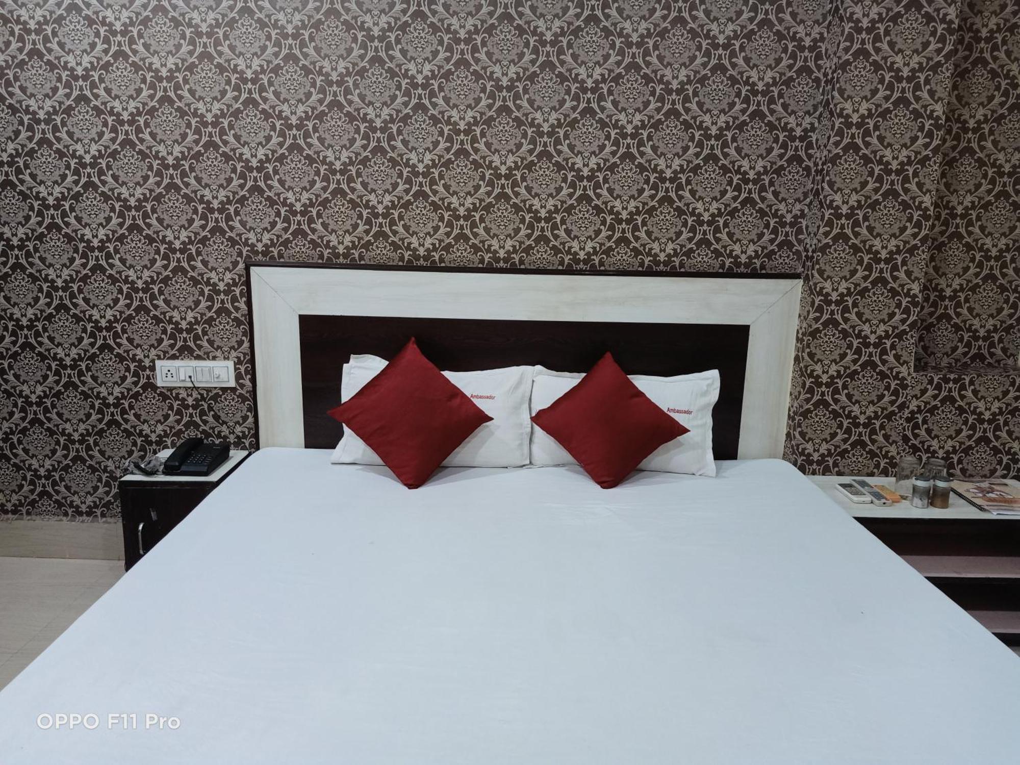 Hotel Ambassador Inn Gwalior Buitenkant foto