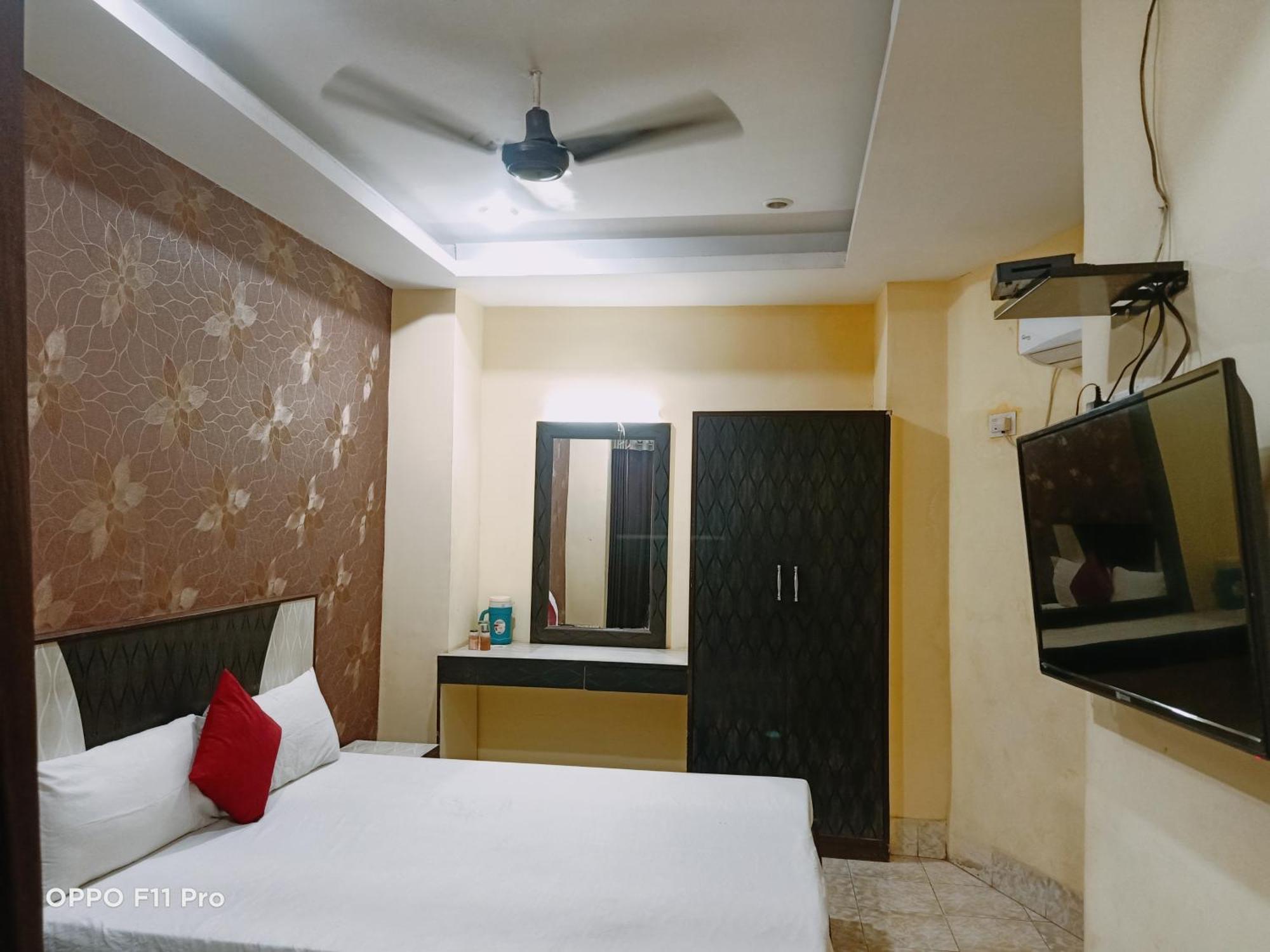 Hotel Ambassador Inn Gwalior Buitenkant foto