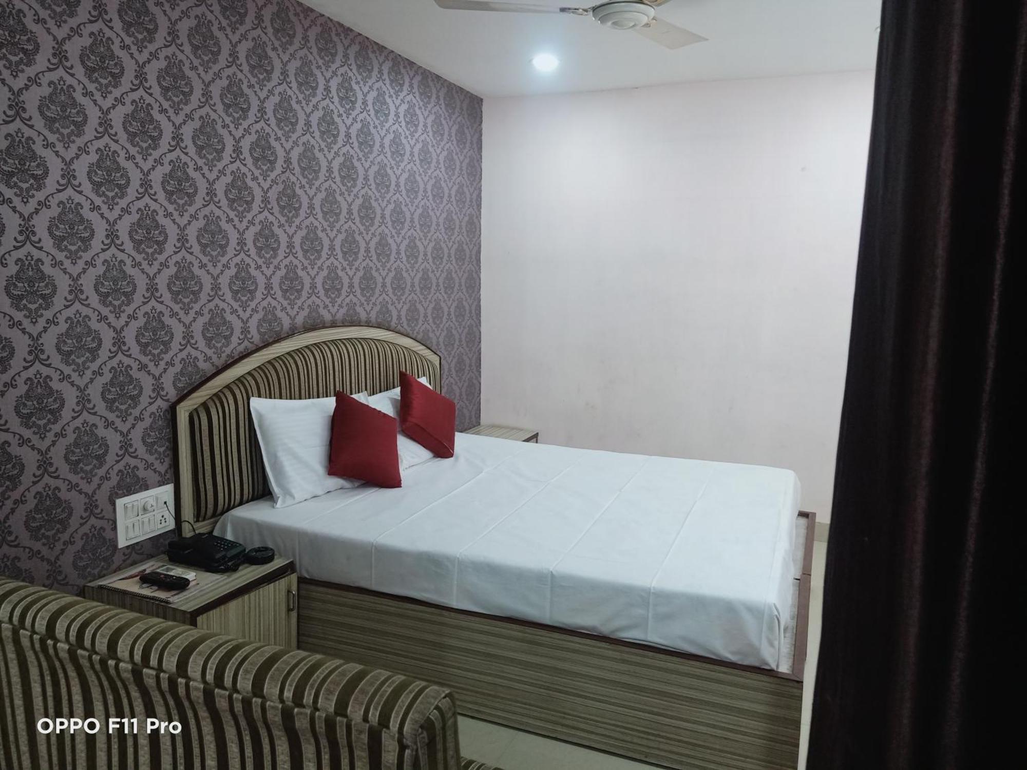 Hotel Ambassador Inn Gwalior Buitenkant foto