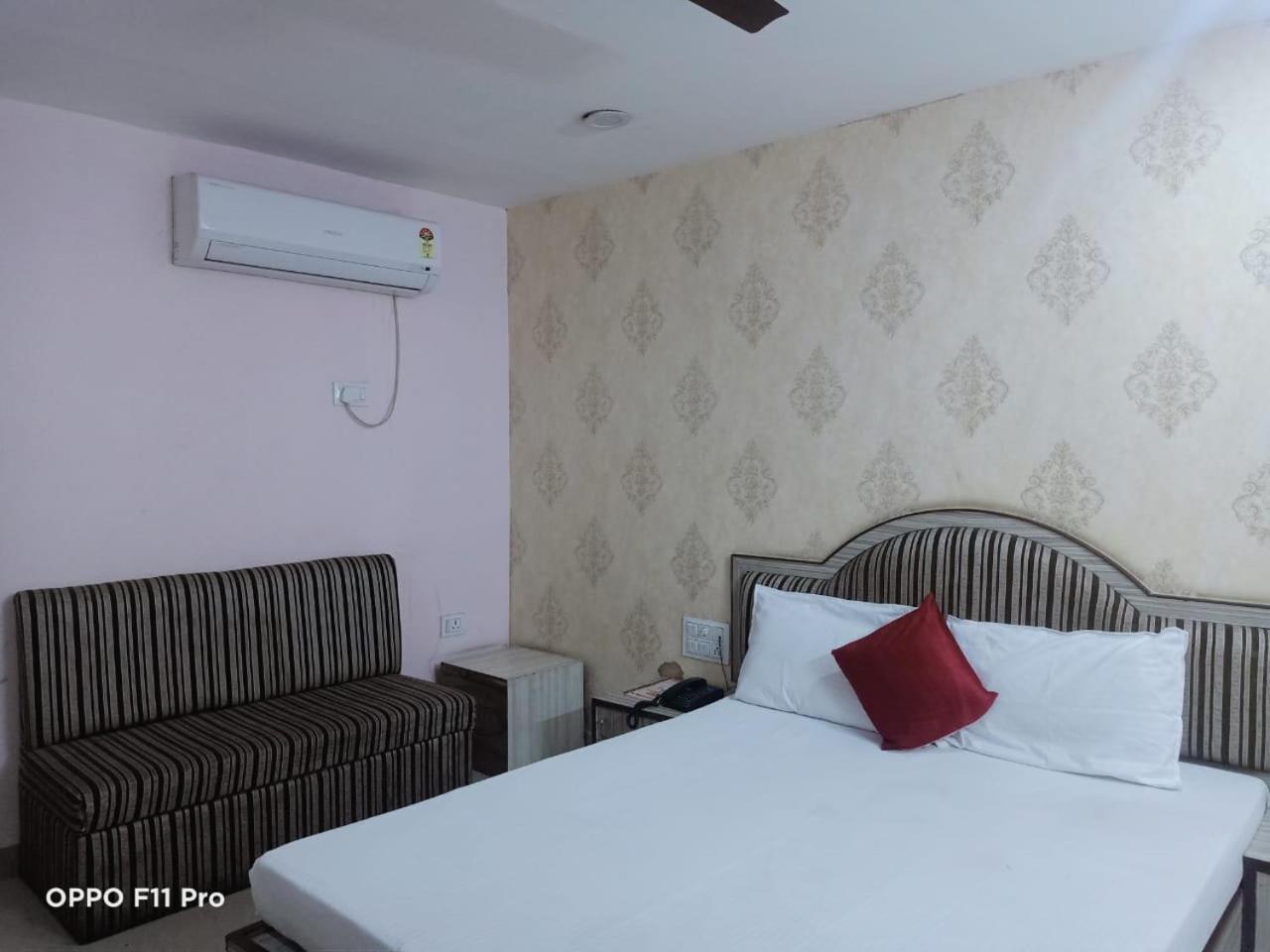 Hotel Ambassador Inn Gwalior Buitenkant foto