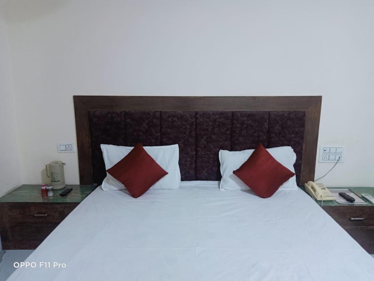 Hotel Ambassador Inn Gwalior Buitenkant foto